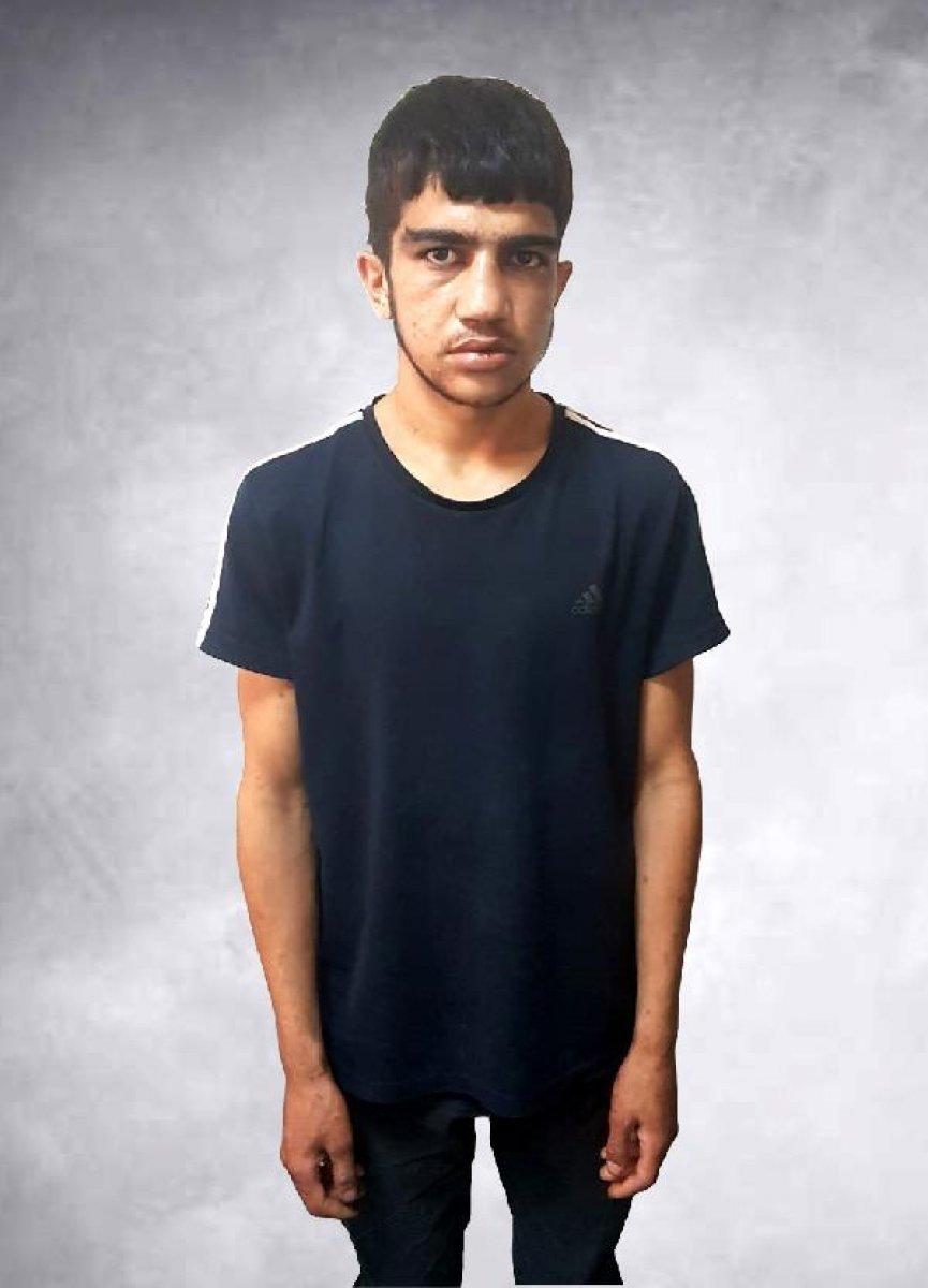 Adana’da kapkaççıya direnen kadın kamerada