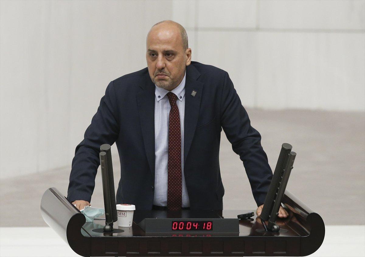 AK Partililerle Ahmet Şık arasında hakaret tartışması