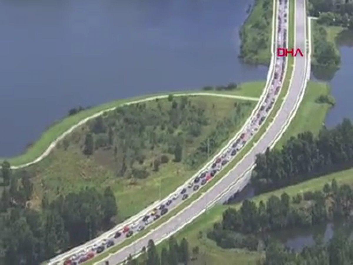 ABD’de 25 kilometrelik koronavirüs testi kuyruğu