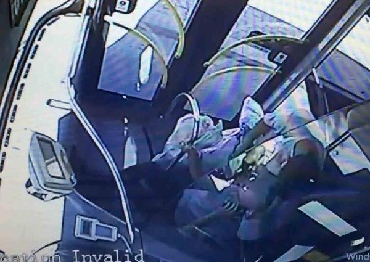 Konya'da güvenlik görevlisi bindiği otobüste bıçaklandı