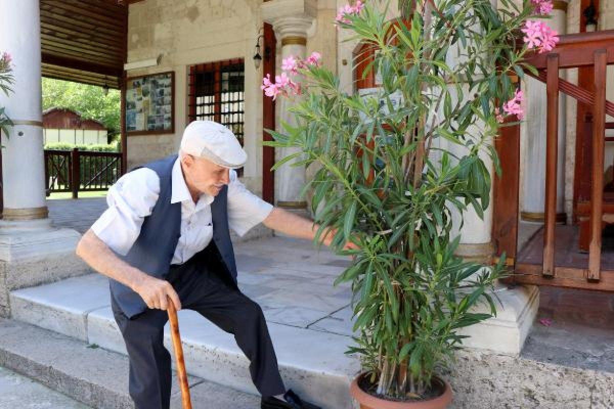 Edirne'de 6 asırlık camide 'imam-cemaat' dayanışması