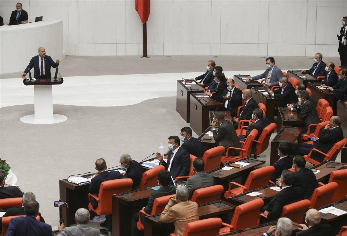 AK Partililerle Ahmet Şık arasında hakaret tartışması