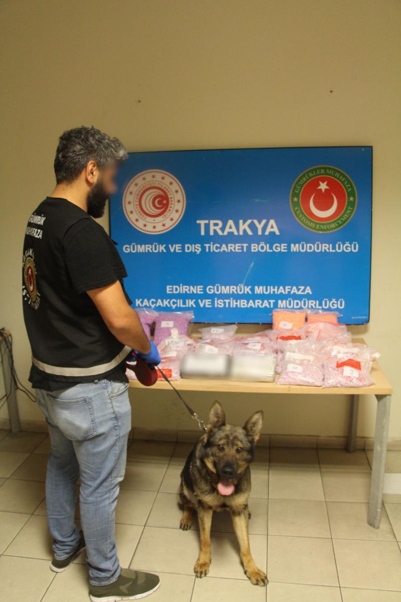 Kapıkule'de 135 bin uyuşturucu hap ele geçirildi