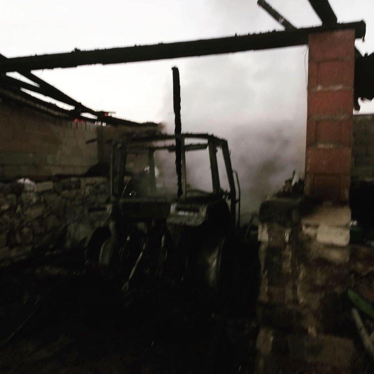 Van'ın Erciş ilçesinde garajda çıkan yangın