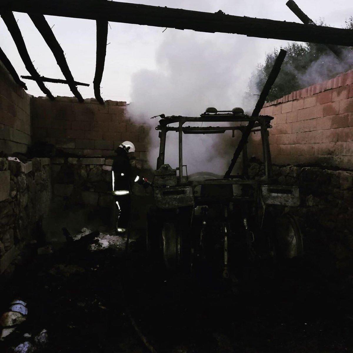 Van'ın Erciş ilçesinde garajda çıkan yangın