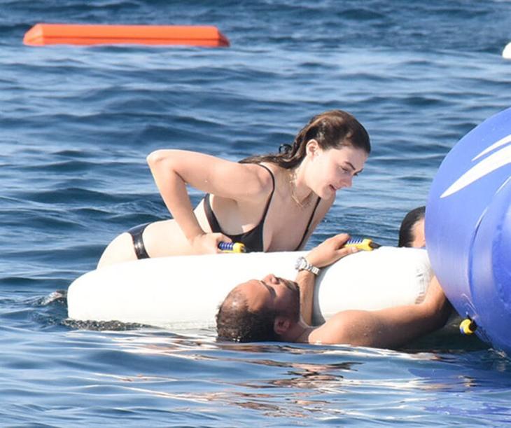 Burcu Özberk, balona çıkmakta zorlandı