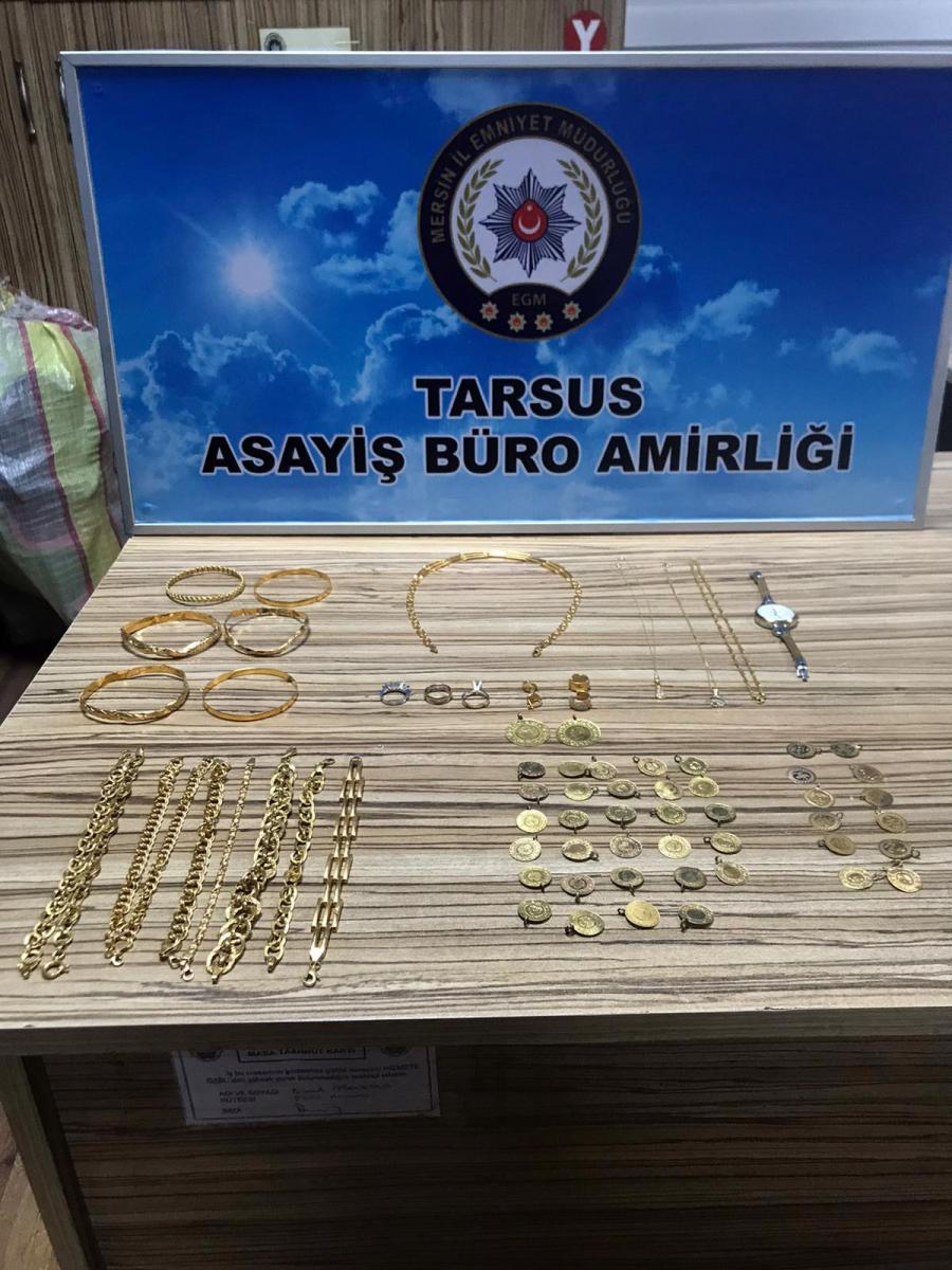 Mersin’de mağazada unutulan çantayı çaldı