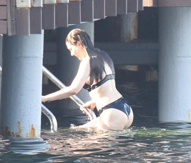 Burcu Özberk, balona çıkmakta zorlandı