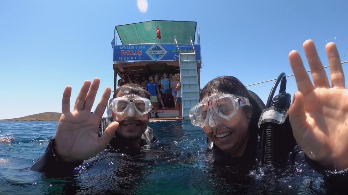 Balıkesir'de su altında evlilik teklifi aldı