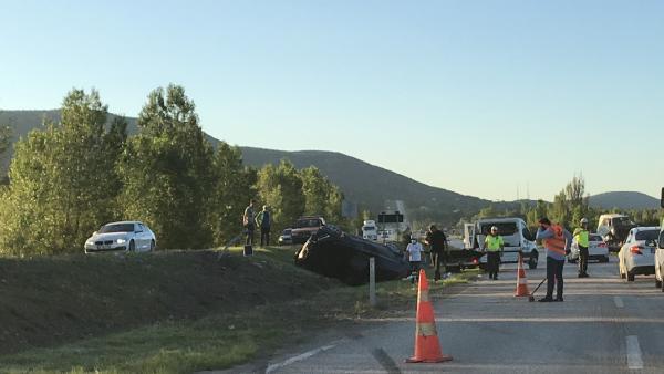 Ankara'da, otomobil minibüse çarptı: 7 yaralı