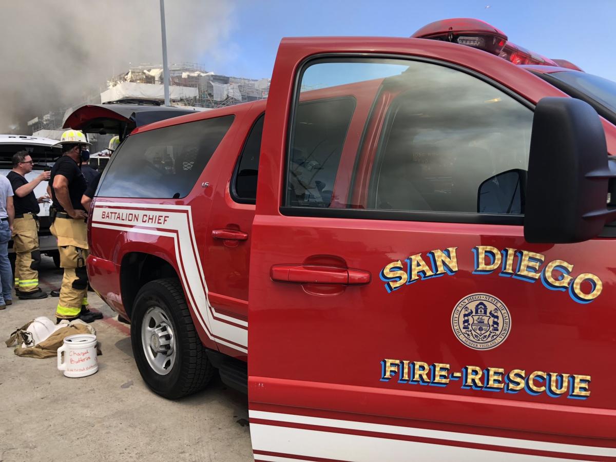 ABD'de limanda bulunan bir savaş gemisinde yangın çıktı