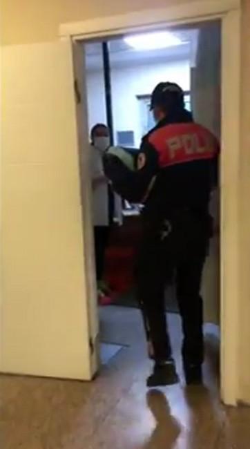 Fatih'te surların dibinde 10 günlük bebek bulundu