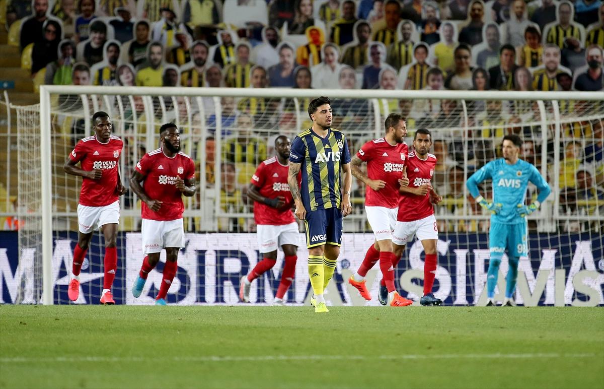 Fenerbahçe, evinde mağlup oldu