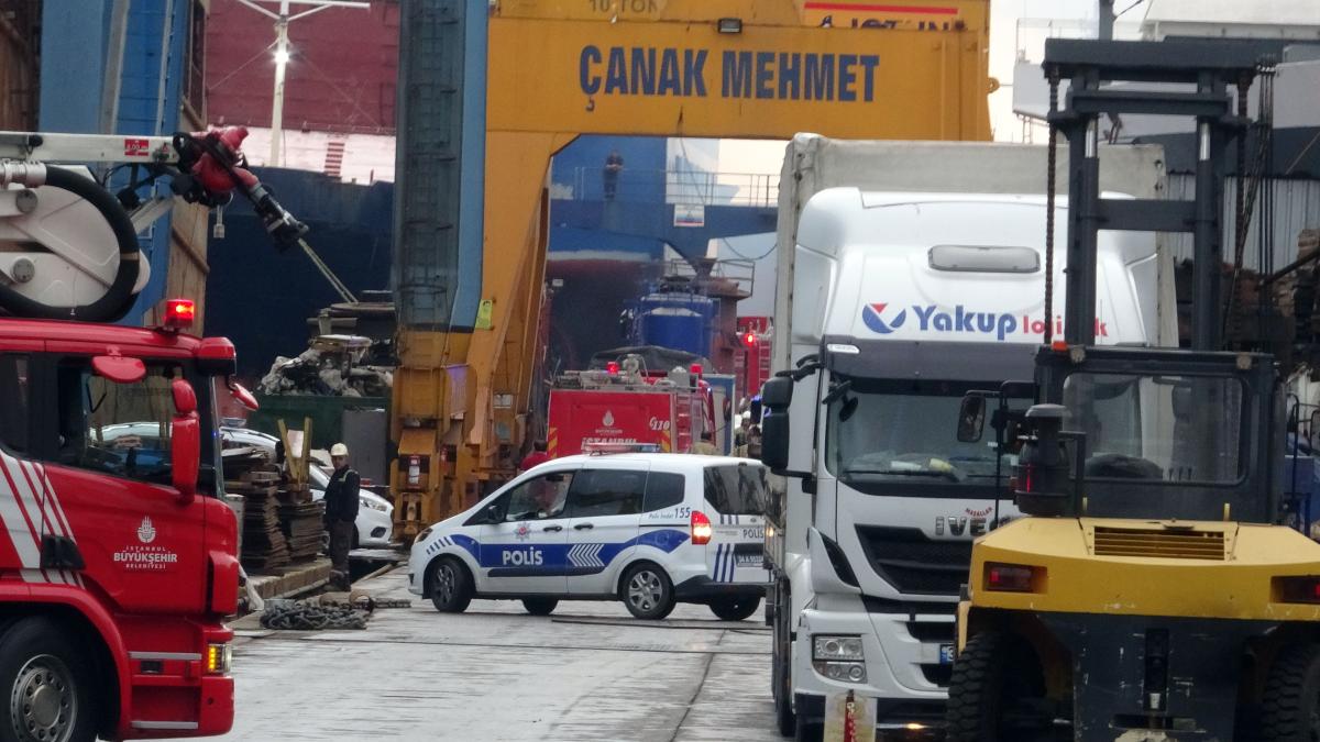 Tuzla'da korkutan gemi yangını