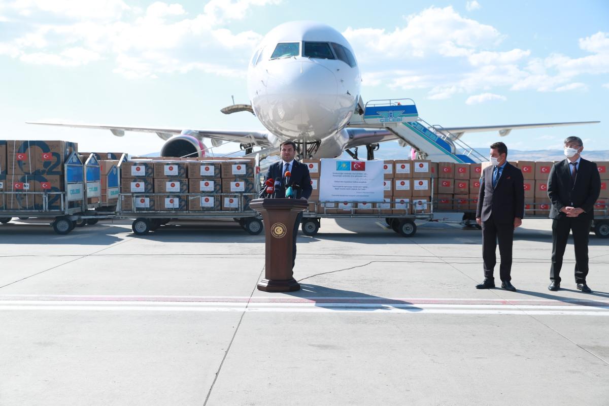 Türkiye’den Kazakistan’a tıbbi malzeme yardımı