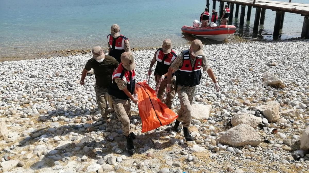 Van Gölü'ndeki tekne faciasında ölü sayısı 32'ye çıktı