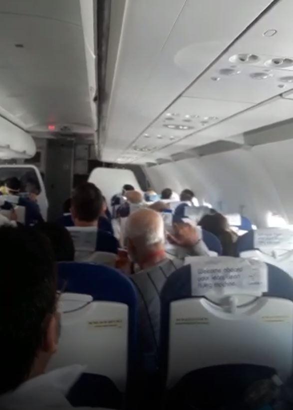 Türbülansa giren Hindistan uçağında panik anları