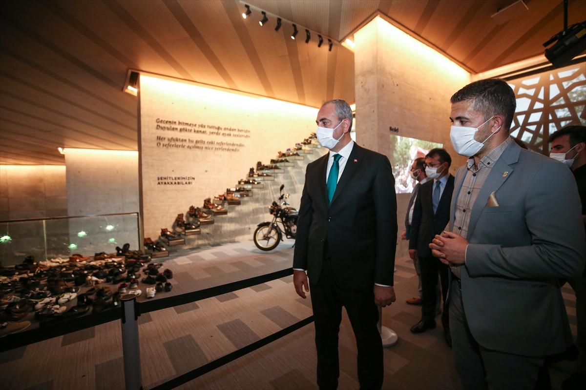 Abdülhamit Gül'ün boğazının düğümlendiği anlar