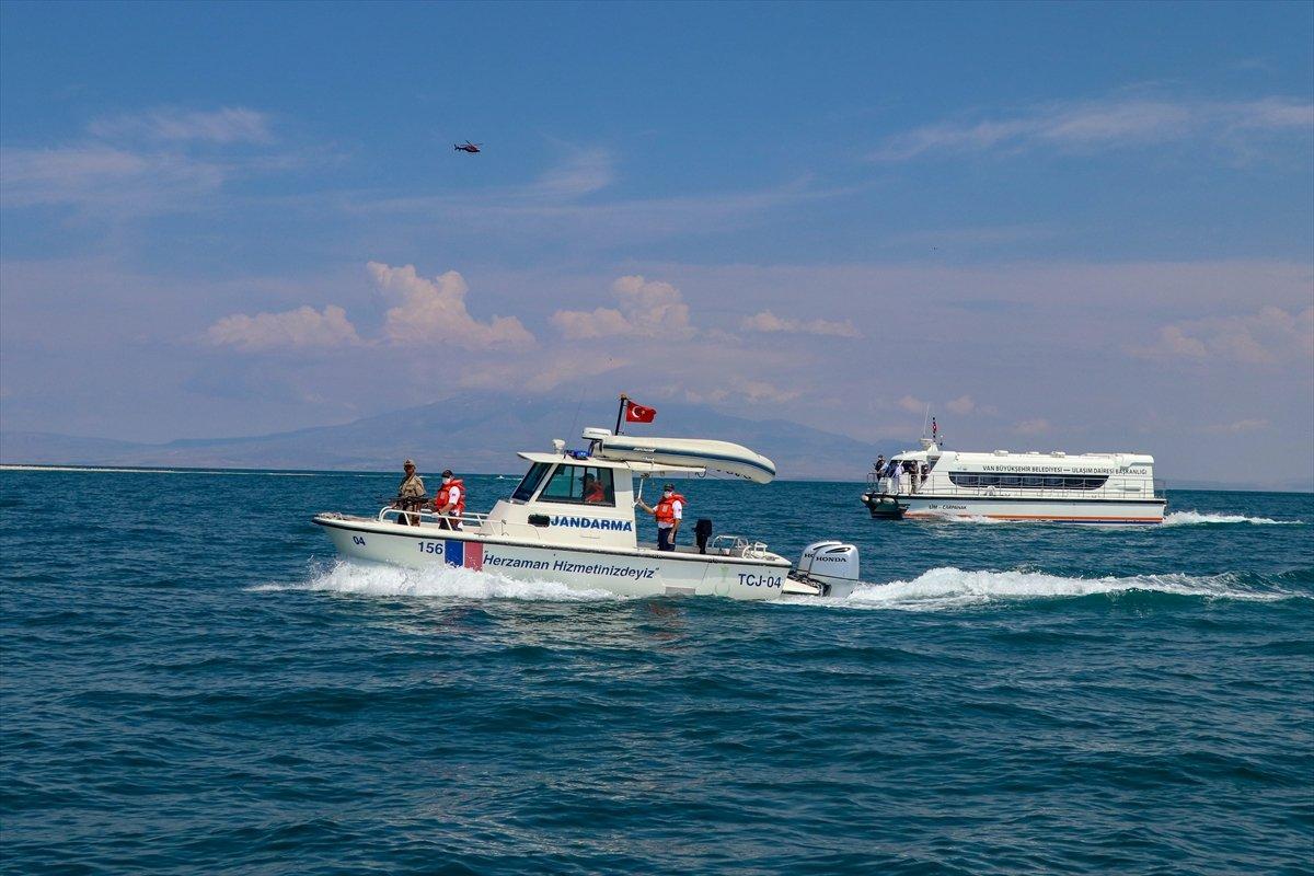 Van Gölü'ndeki tekne faciasında ölü sayısı 32'ye çıktı