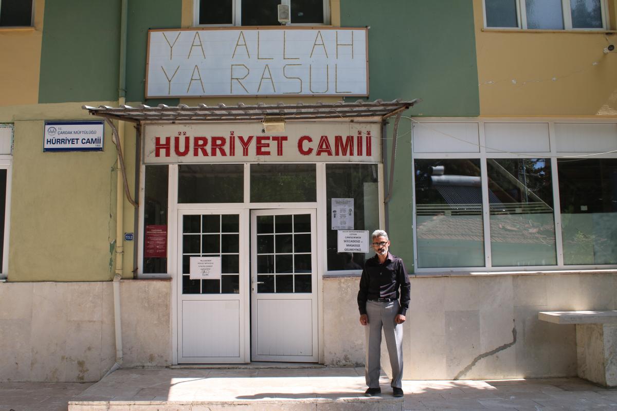 15 Temmuz’da minarenin kapısını kırıp, sela okudu