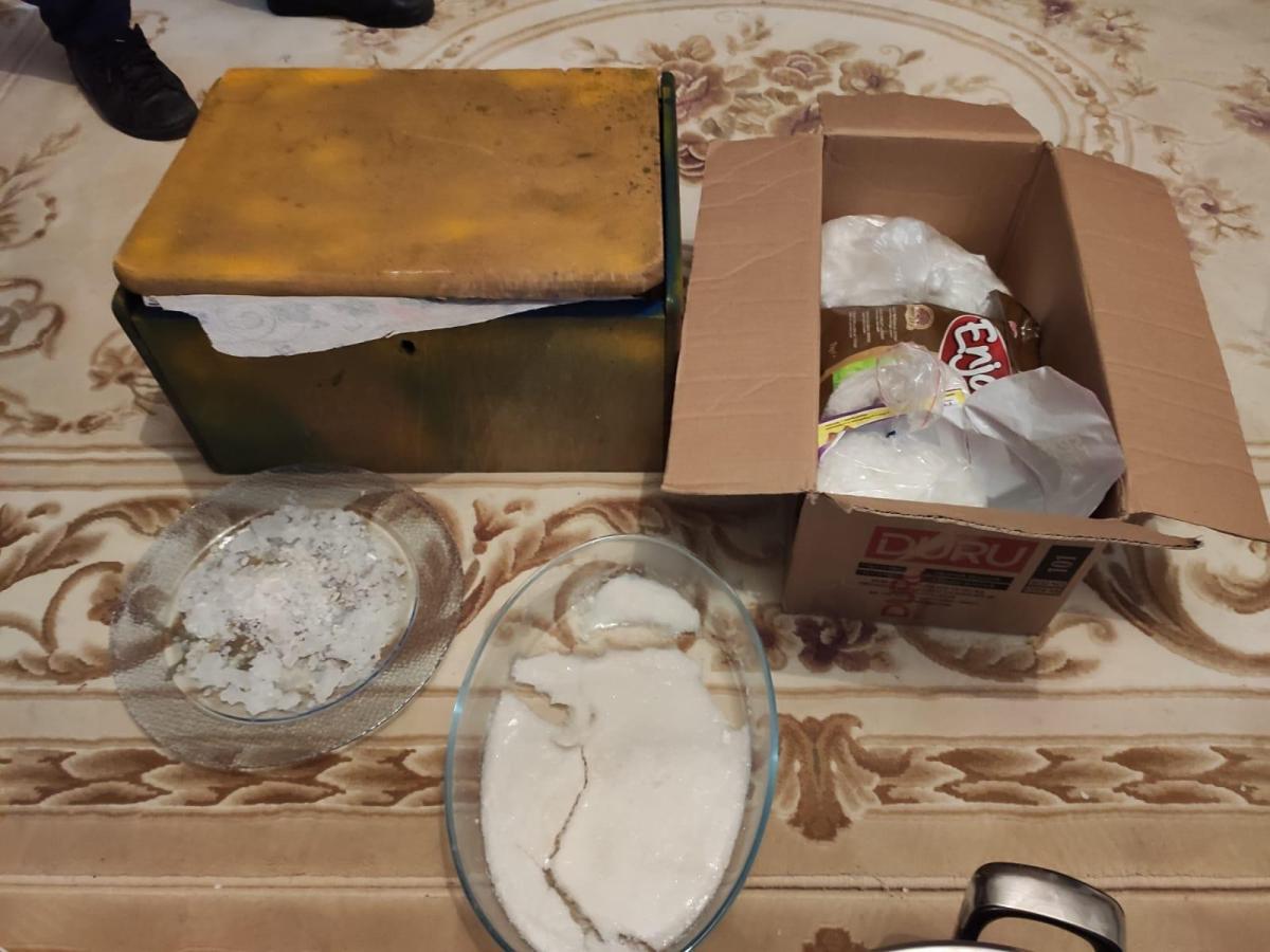 Van'da uyuşturucuyu kedi maması poşetlerine zulaladı