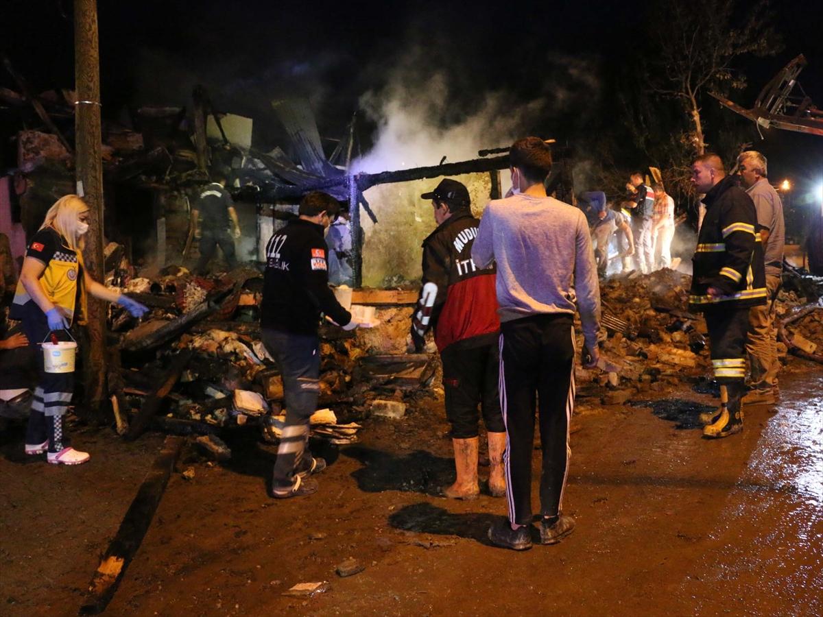 Bolu’daki bir evde çıkan yangında 2 kardeş öldü