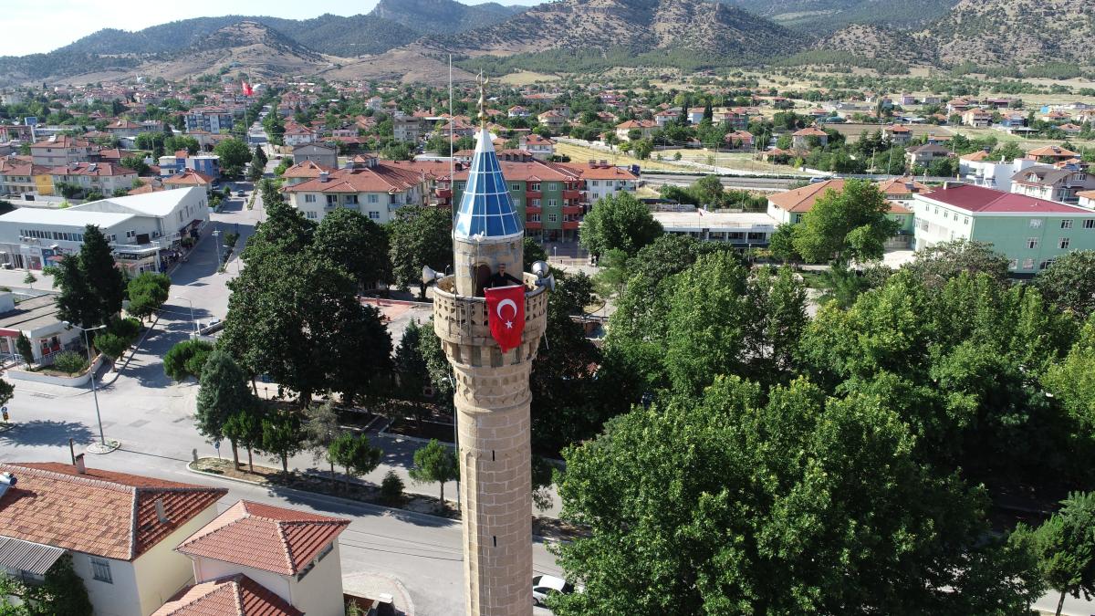 15 Temmuz’da minarenin kapısını kırıp, sela okudu