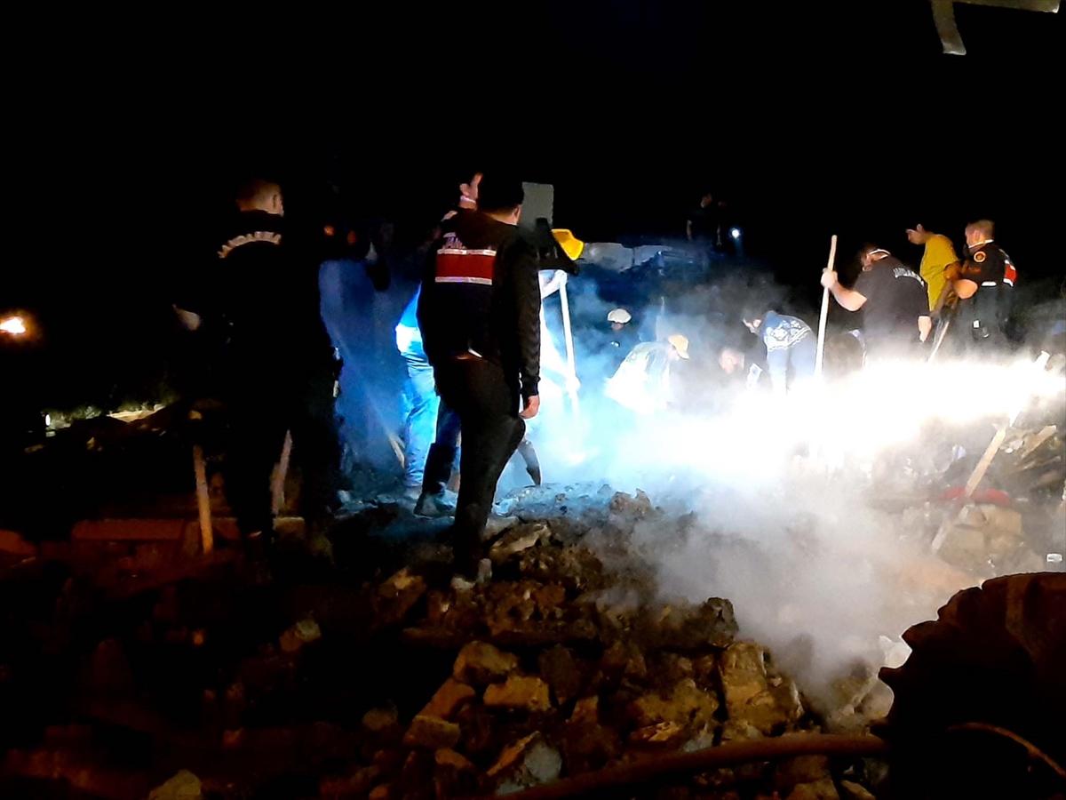 Bolu’daki bir evde çıkan yangında 2 kardeş öldü