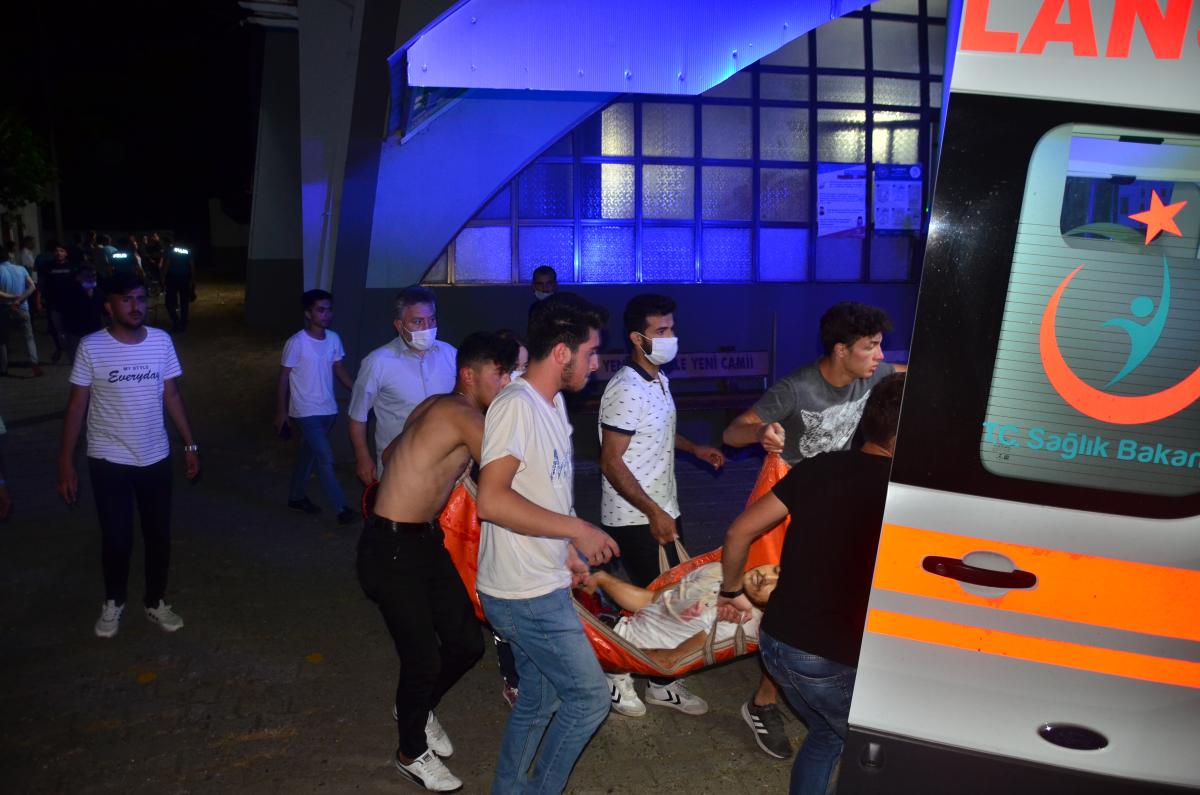 Samsun'da cami avlusunda bıçaklı kavga: 1 yaralı