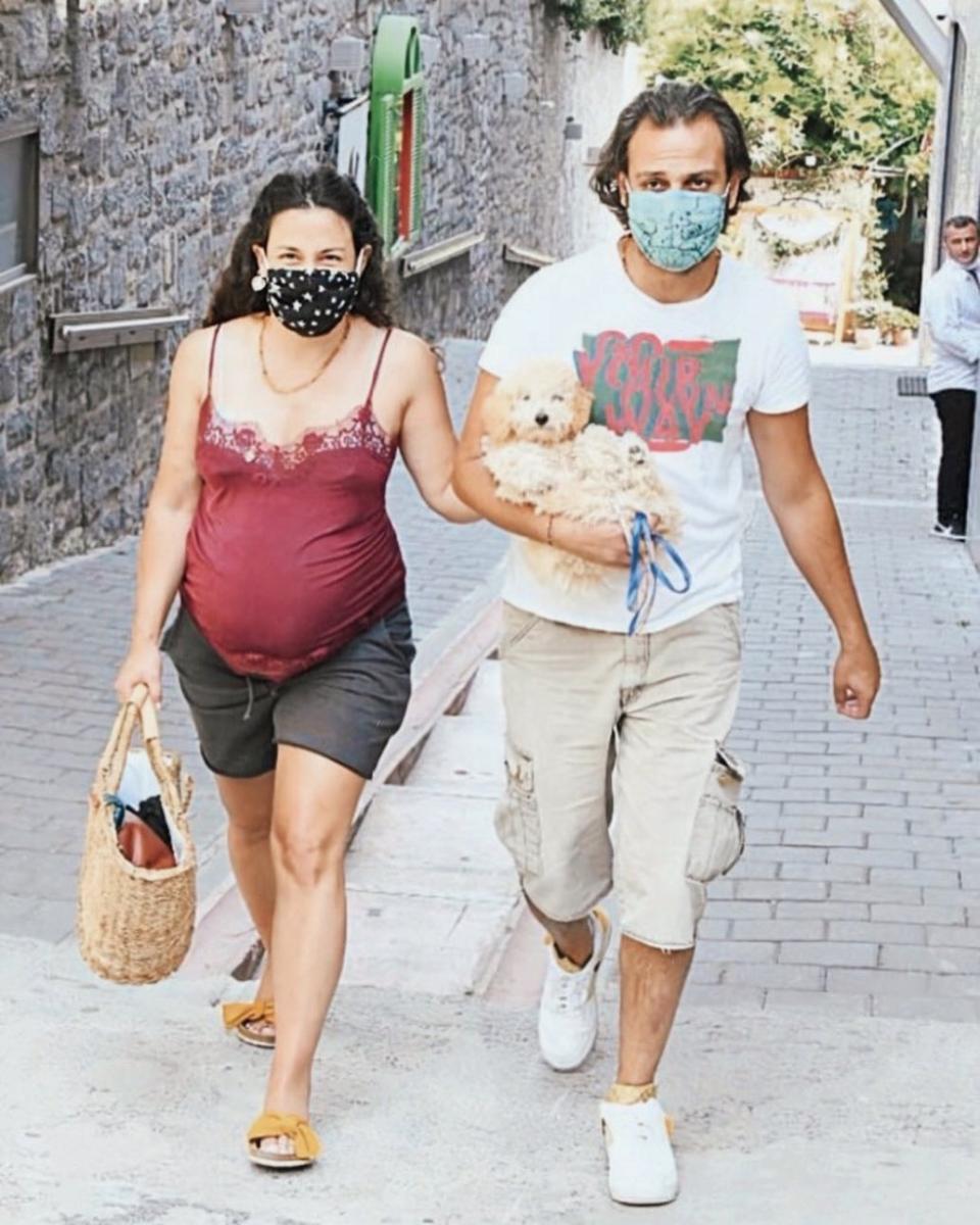 Cansu Tosun, anne oldu