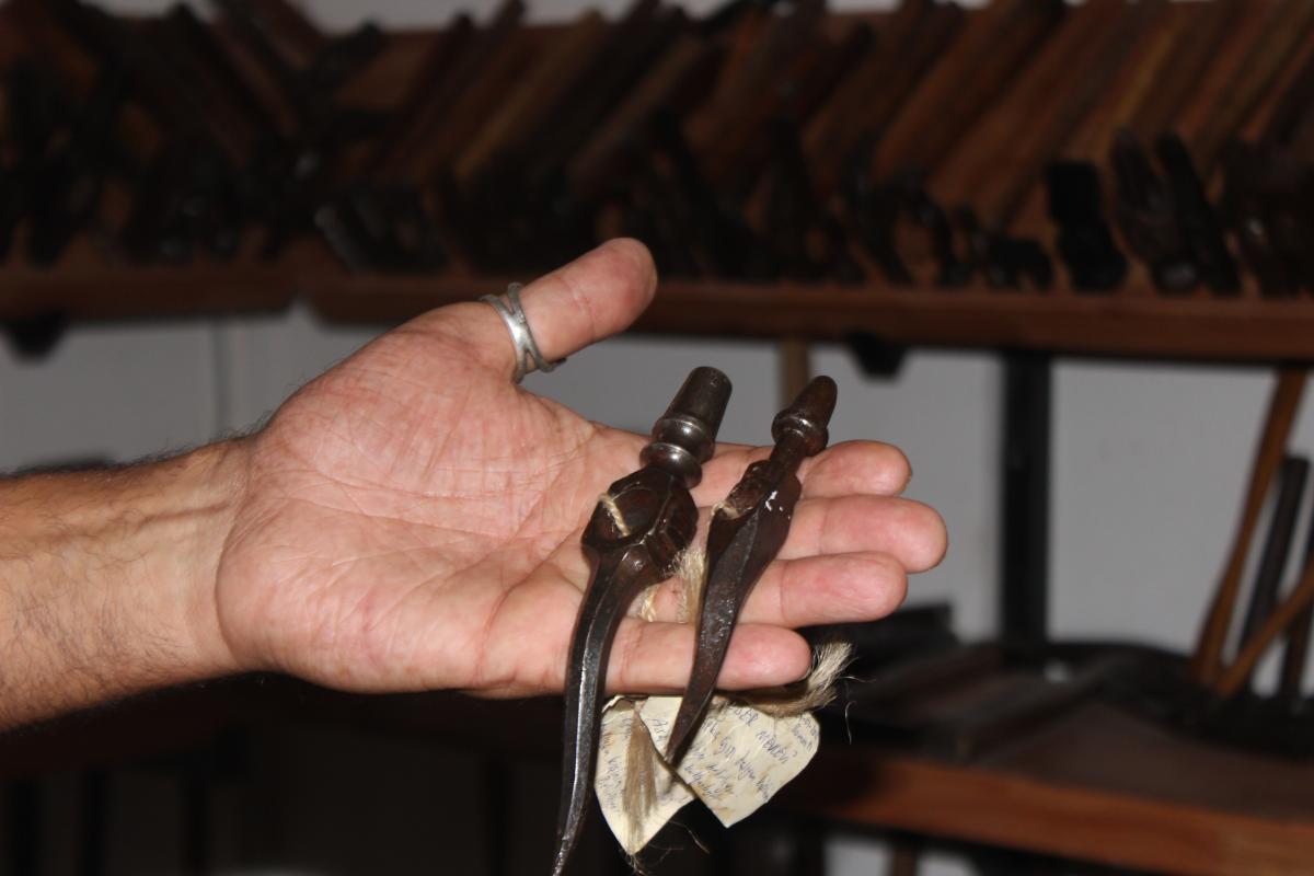 Türkiye'nin ilk çekiç koleksiyonuna sahip