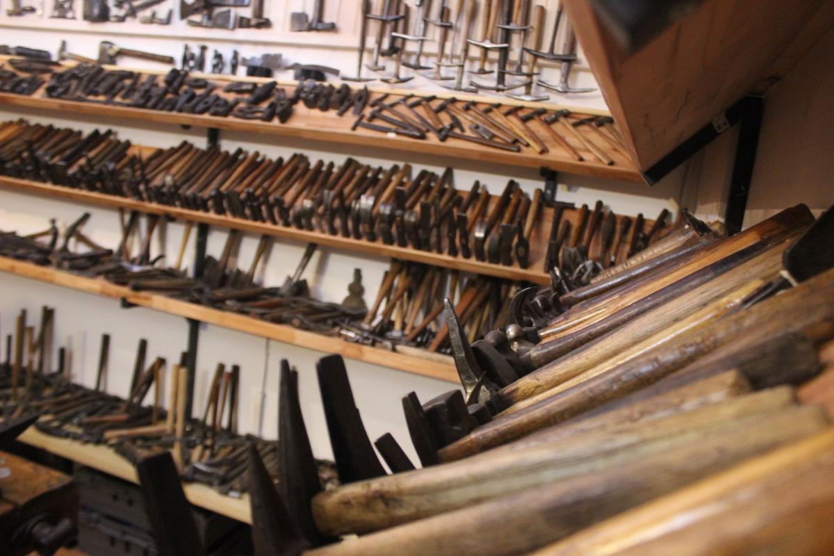 Türkiye'nin ilk çekiç koleksiyonuna sahip