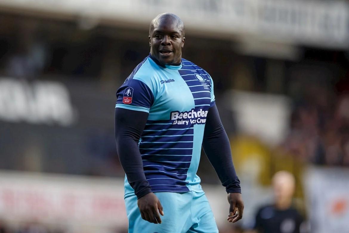 110 kiloluk dev Akinfenwa'dan müthiş performans