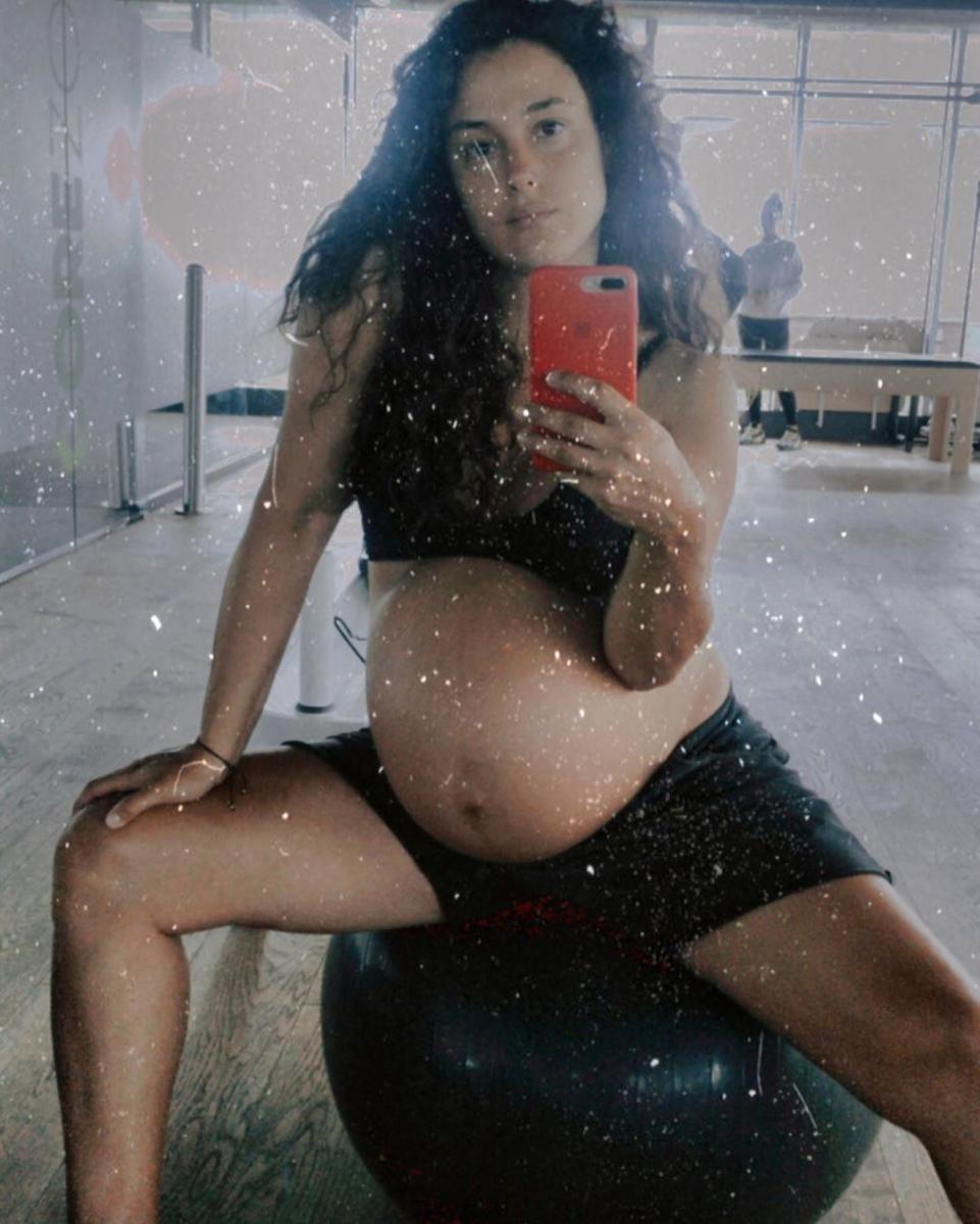 Cansu Tosun, anne oldu