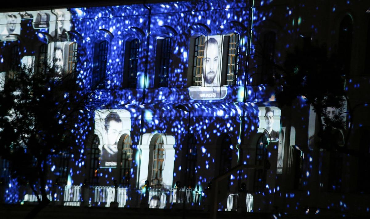 İstanbul Boğazı'nda drone'larla 15 Temmuz gösterisi