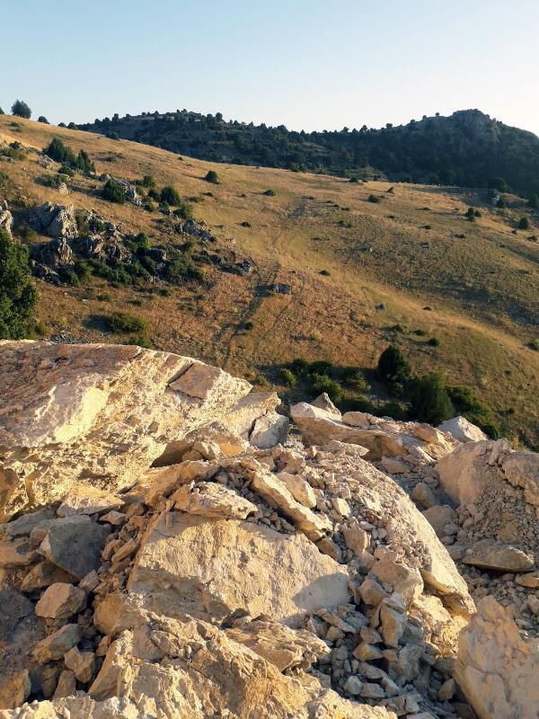 Isparta’da define bulmak için kayayı patlattılar