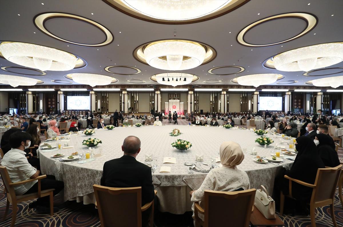 15 Temmuz şehitlerinin yakınları Erdoğan'la buluştu