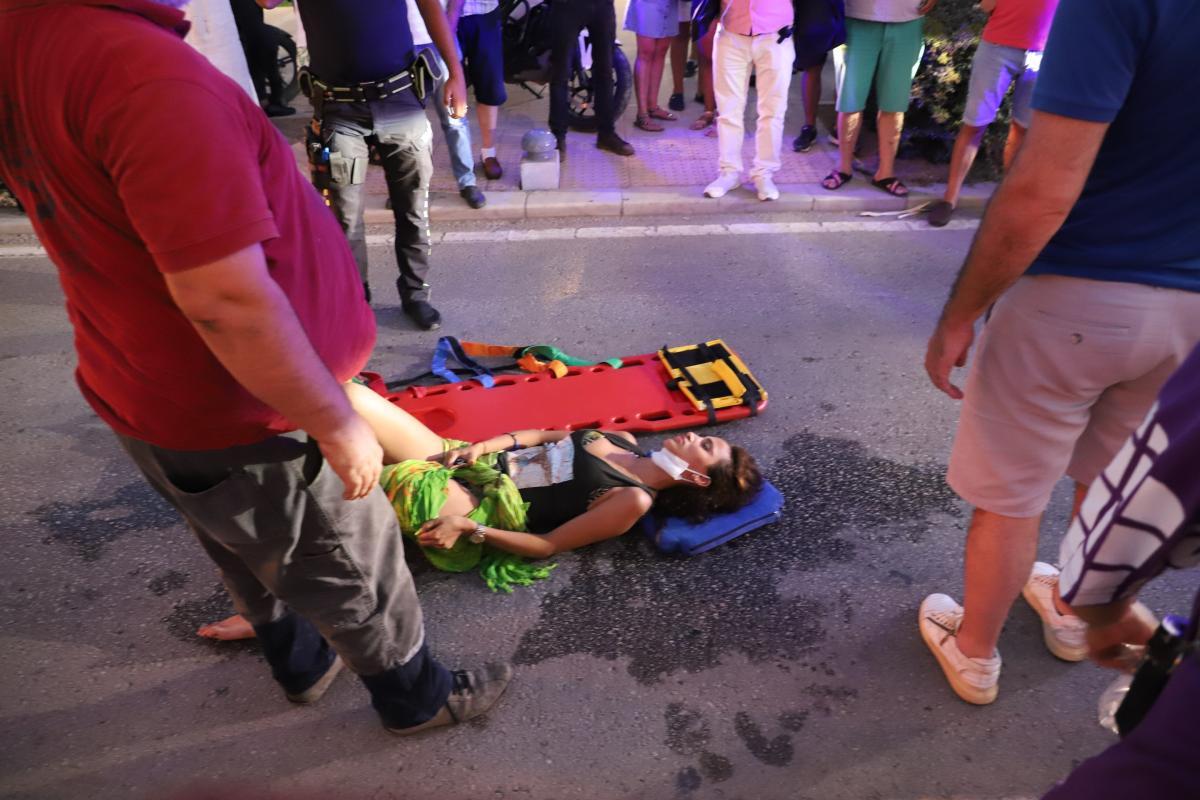 Bodrum’da taksi kadının ayağının üzerinden geçti