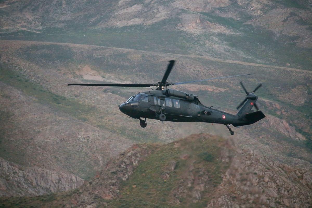 Van'da keşif uçağı düştü: 7 polis şehit