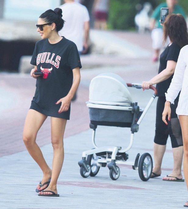 Aslıhan Doğan ile Arda Turan tatilde