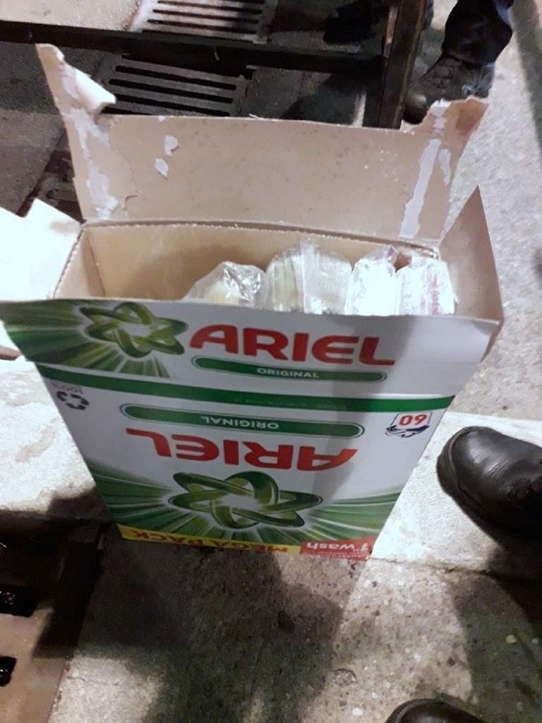 Sırp sınırınada 100 bin sterlin yakalatan gurbetçi