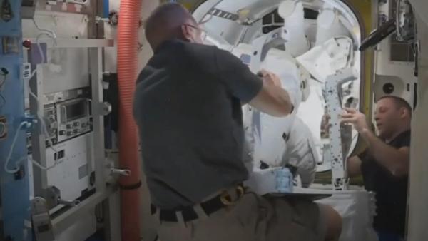 NASA astronotları uzay yürüyüşüne çıktı