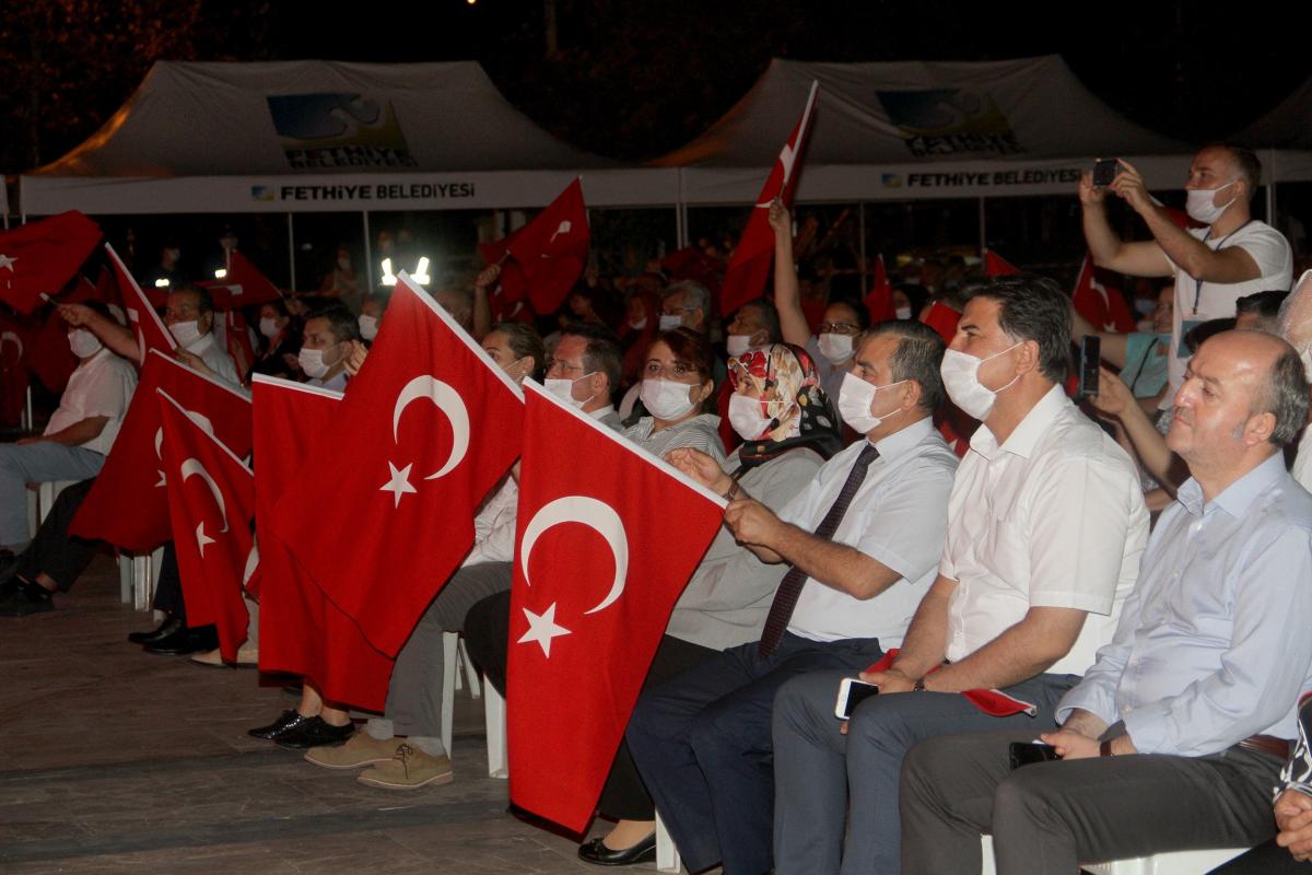 Türkiye'nin dört bir yanında demokrasi nöbeti tutuldu