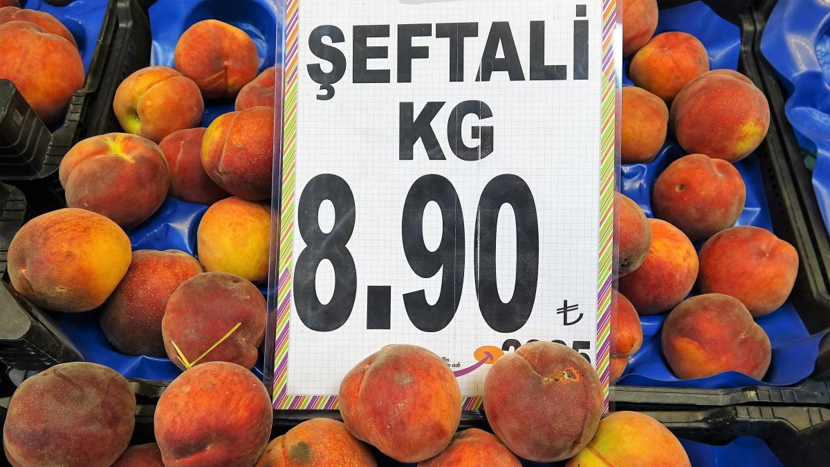 Şeftali, tarlada 2 markette 8 lira