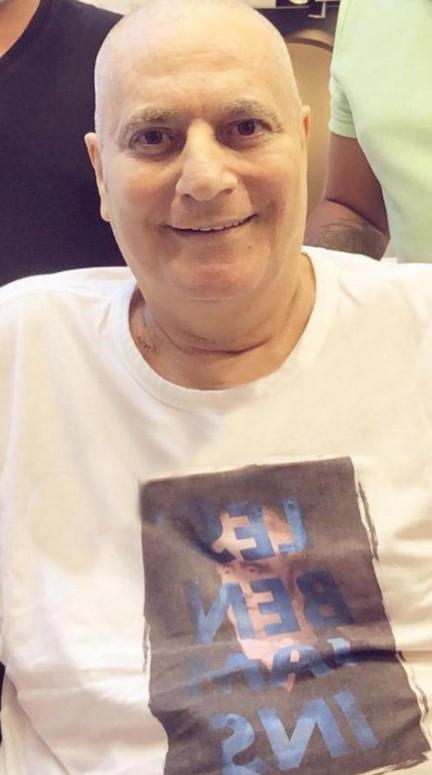 Mehmet Ali Erbil, saçlarını kestirdi