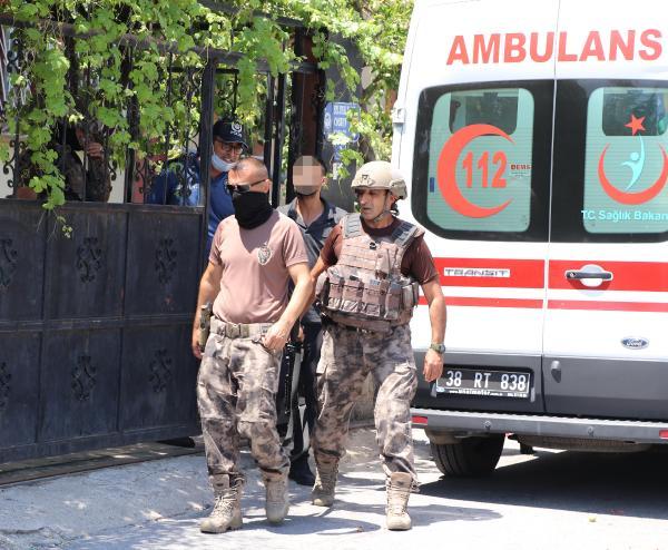 Kayseri'de, eşi terk edince kendini eve kilitledi