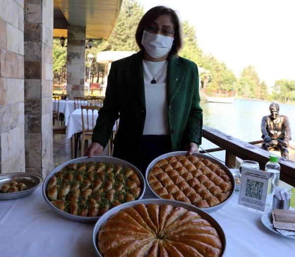 Charlize Theron'dan baklava açıklaması