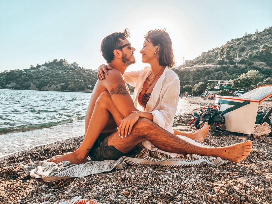 Deniz Baysal eşi Barış Yurtçu ile tatilde