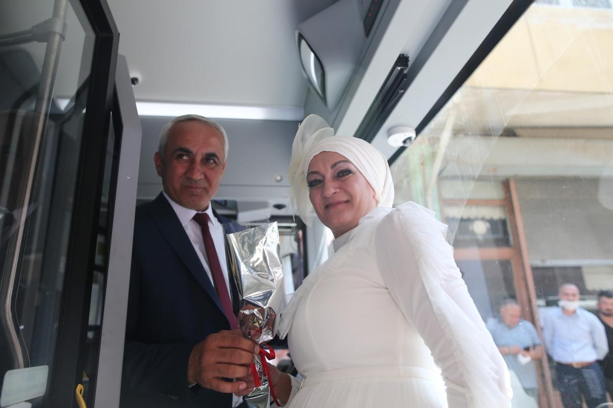 Bursa’nın ilk kadın otobüs şoförü evlendi