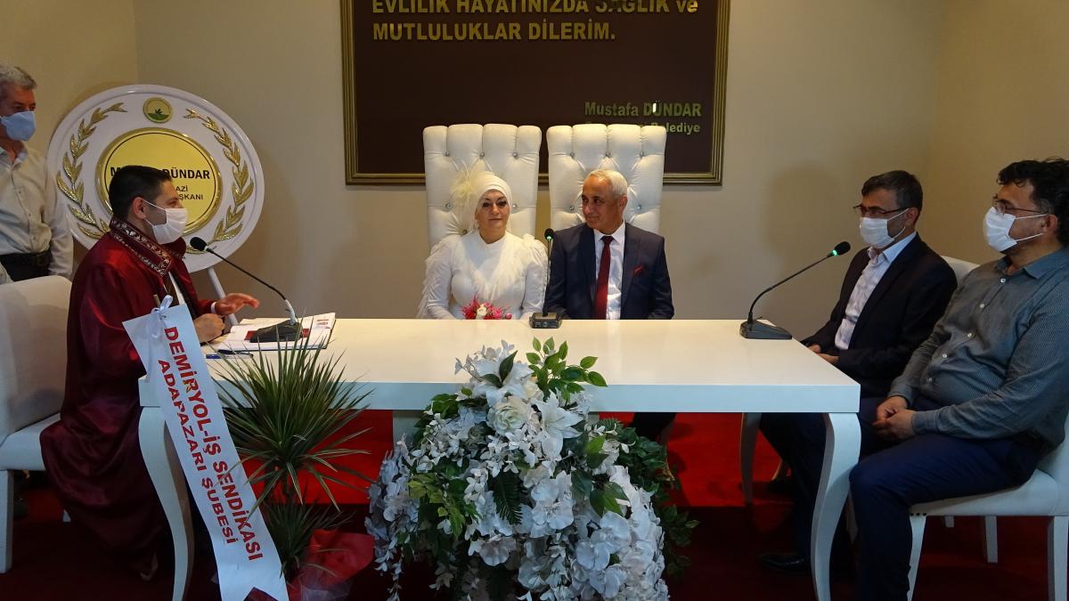 Bursa’nın ilk kadın otobüs şoförü evlendi